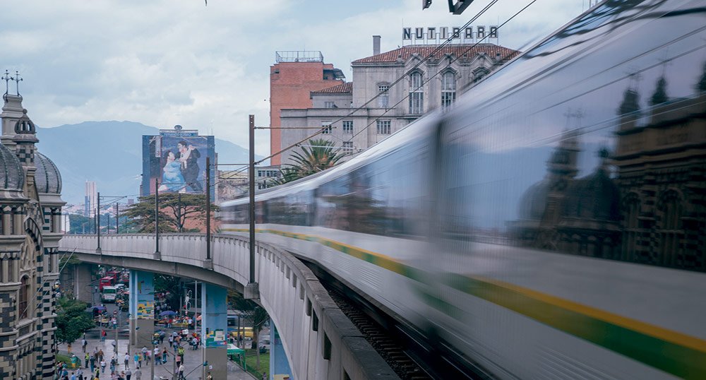 Entrevista Raquel Garavito FONTUR turismo colombia. Foto: Josue Jonatan Alcala Terán - Metro Medellín - Medellín, Antioquia