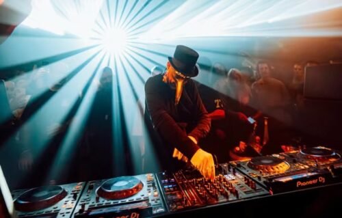 Claptone regresa a Medellín con su innovadora experiencia ‘Claptone & Friends’